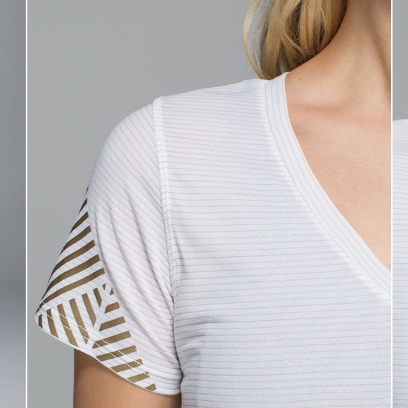Lululemon White Gold What The Sport Short Sleeve V Neck Tee Size 2 - Picture 4 of 9